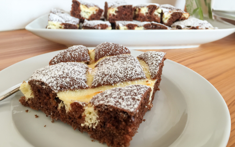 Ein Kuchen in schwarz-weiß - Backen mit Christina