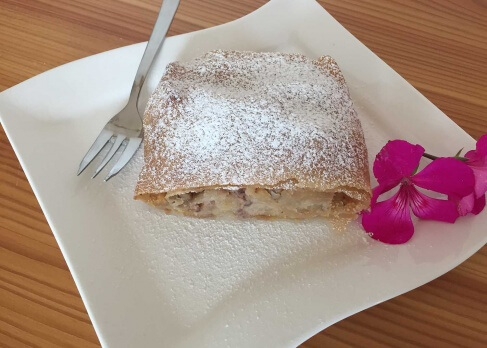 Apfelstrudel