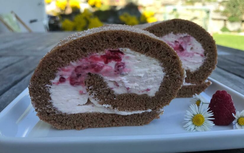 Himbeerroulade mit Topfencreme