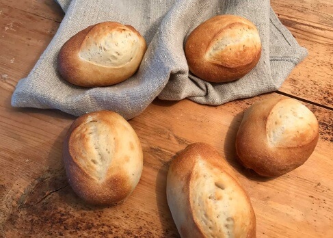 Milchbrötchen