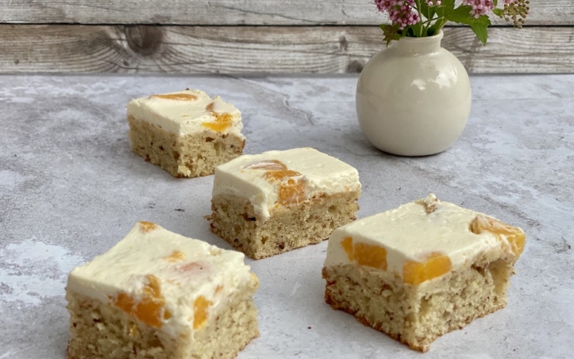 Pfirsich-Nuss-Kuchen