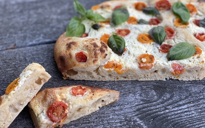Fladenbrot mit Frischkäse & Tomaten