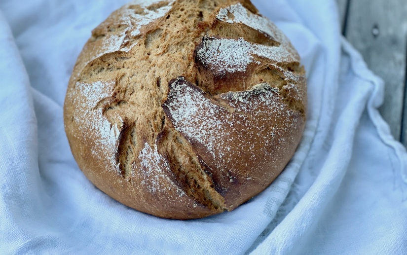 Joghurtmischbrot mit Schwarzroggen