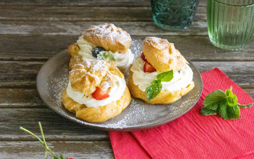 Brandteigkrapferl mit Früchte - Backen mit Christina Brandteigkrapferl mit Früchte - Backen mit Christina