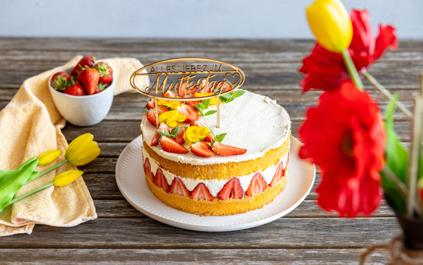 Muttertagstorte mit Erdbeeren